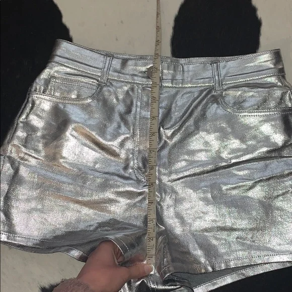 Fendi x Nicki Minaj Prints On collection shorts - Picture 11 of 16